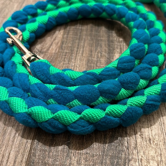 Custom hand, braided dog leash. Teal fleece and neon green nylon. - Picture 2 of 2